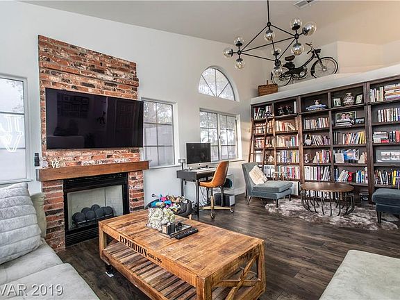 2nd image of 3324 Oeste Vista St