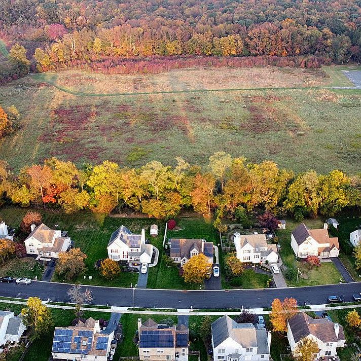 2nd image of 11 Country Ln