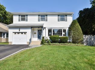 96 Lodge Ave, Huntington Station, NY 11746