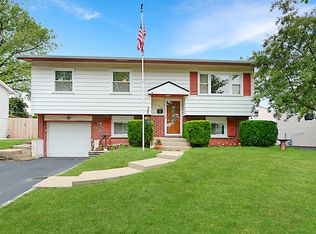 720 Terry Rd, Glendale Heights, IL 60139