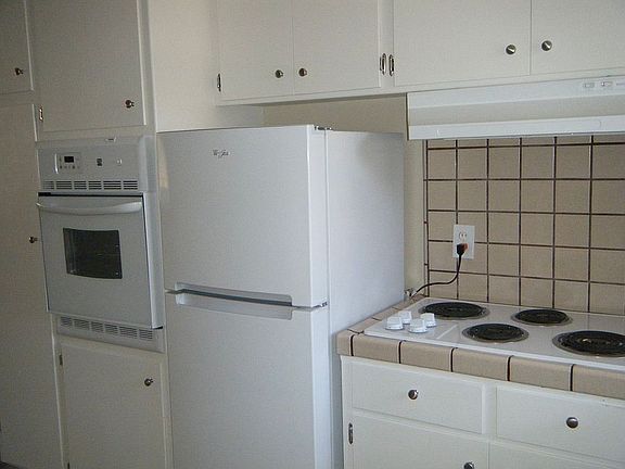 5th image of 260 Mariposa Ave APT 10