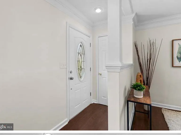 9011 Miles St — Photo 2