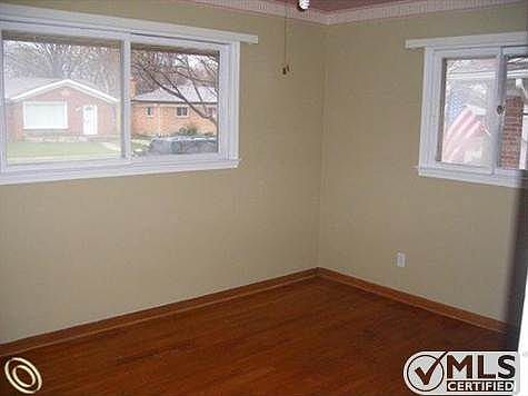 BEDROOM1.jpg