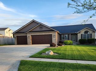 2861 Cardinal Dr, Erie, PA 16509