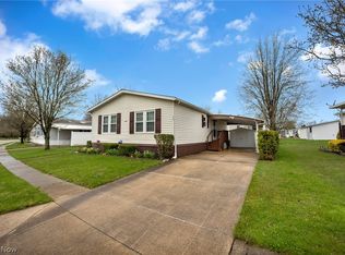 16 Piccolo Pl, Olmsted Falls, OH 44138