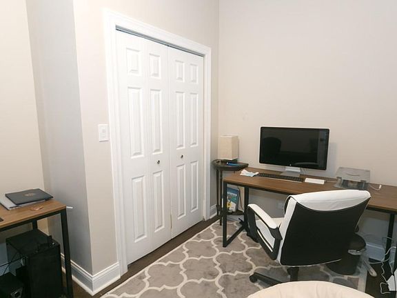 5th image of 2506 W Argyle St #728