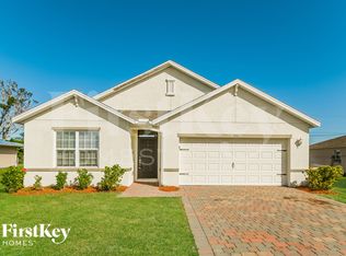 933 SE 26th Ter, Cape Coral, FL 33904