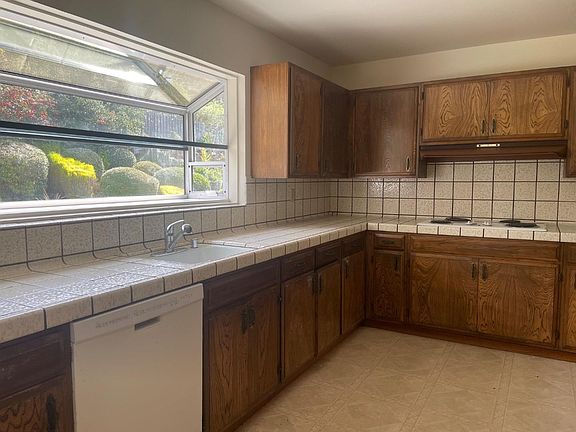 2nd image of 832 Oddstad Blvd