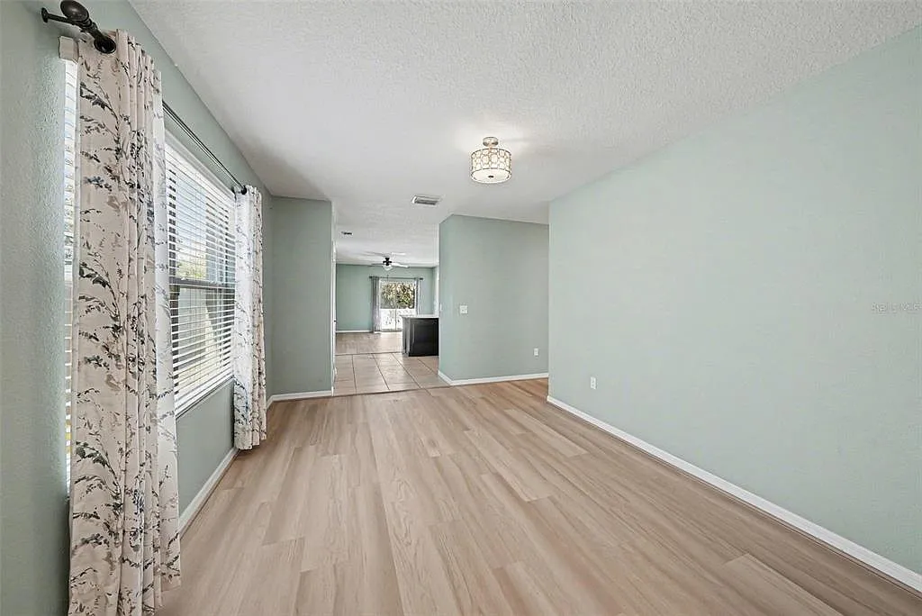 Building Photo - 813 Wiltonway Dr