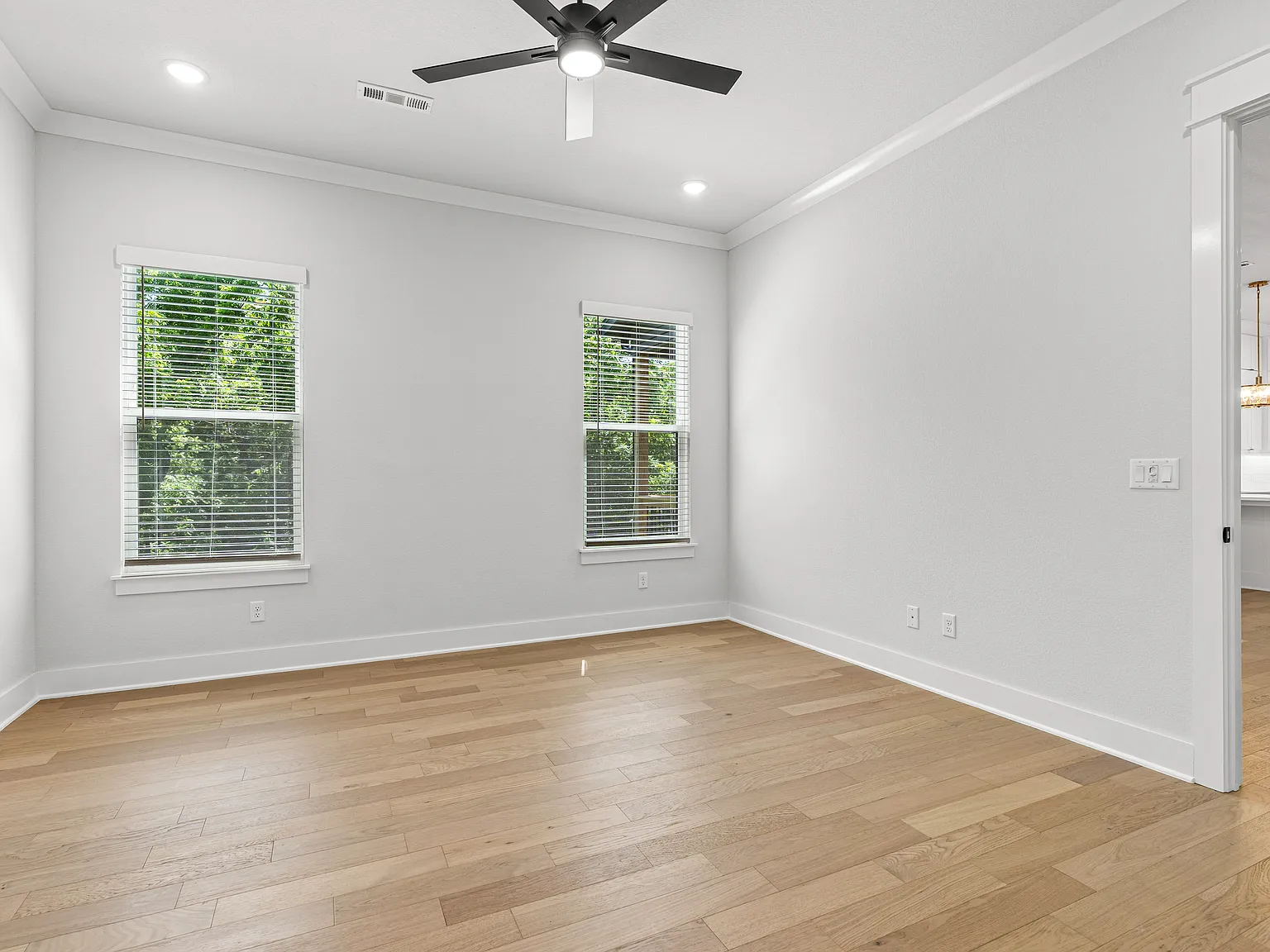 4 bed, 2.5 bath, 2196 sqft, $2,700 — Photo 3