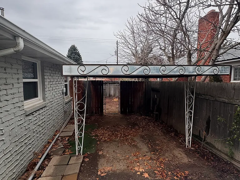 1715 N Beach St #NA — Photo 3
