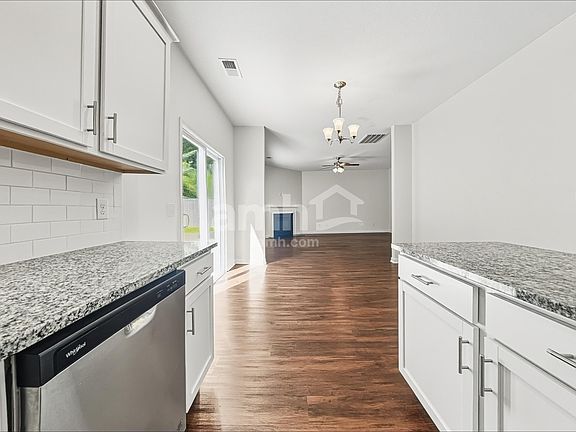 3rd image of 4853 Billingsgate Ln