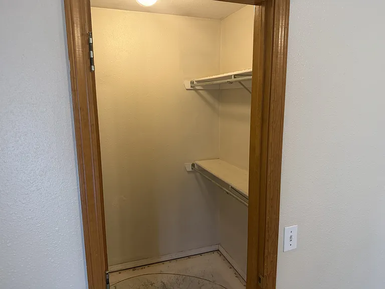 2424 N Keller Dr — Photo 5