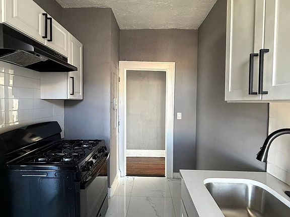 3rd image of 717 Arlington Ave APT 5A