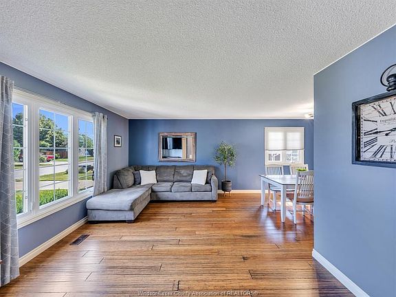 4th image of 185 Purple Plum Dr
