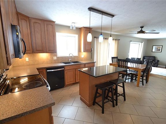 3rd image of 793 Red Fox Cir