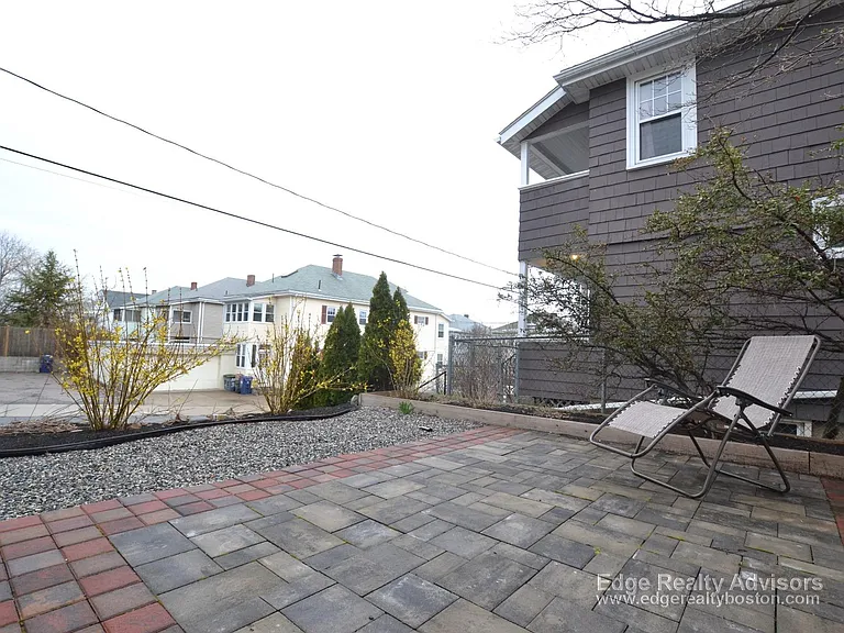 38 Elmira St — Photo 1