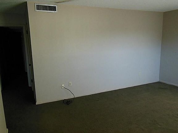 4th image of 2716 Whitney Pl APT 614