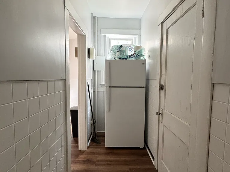 104 Strathmore Rd #2 — Photo 8