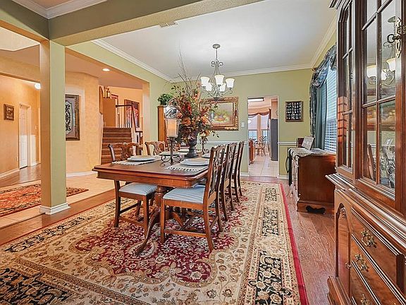 4th image of 3216 Essex Dr