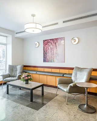 Rented by Lisa Management | media 52