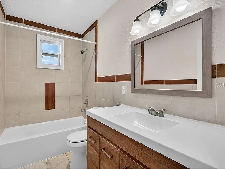 722 22nd St — Photo 24