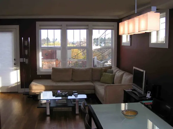 102 24th Ave E, Seattle, WA 98112