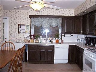 5th image of 18 Hindes Ct