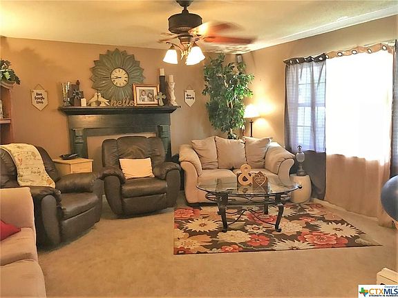 3rd image of 319 Gateway Cir