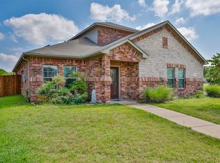1800 Silver Oaks Dr, Gainesville, TX 76240