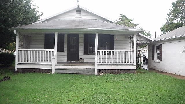 1st image of 1206 Westview Dr