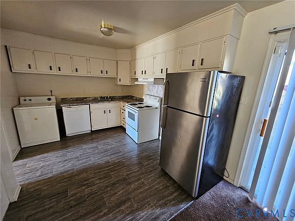 3rd image of 231 Knightsmanor Ct