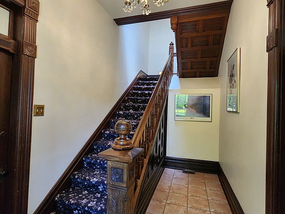 3rd image of 975 E Garfield Ave #3