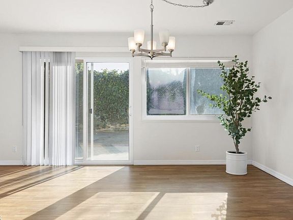 2nd image of 2765 Bayshore Ave APT 2765