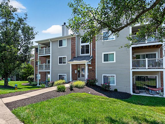 2nd image of 70 Creekwood Dr Unit 12