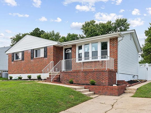 3rd image of 5522 Lanham Way