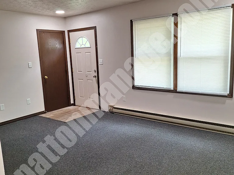 181 Hauser Ct N — Photo 8