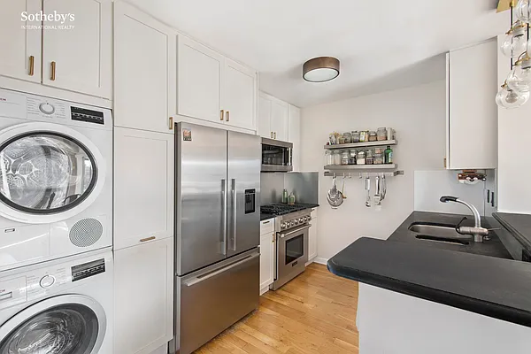 Sold by Sotheby's International Realty | media 19