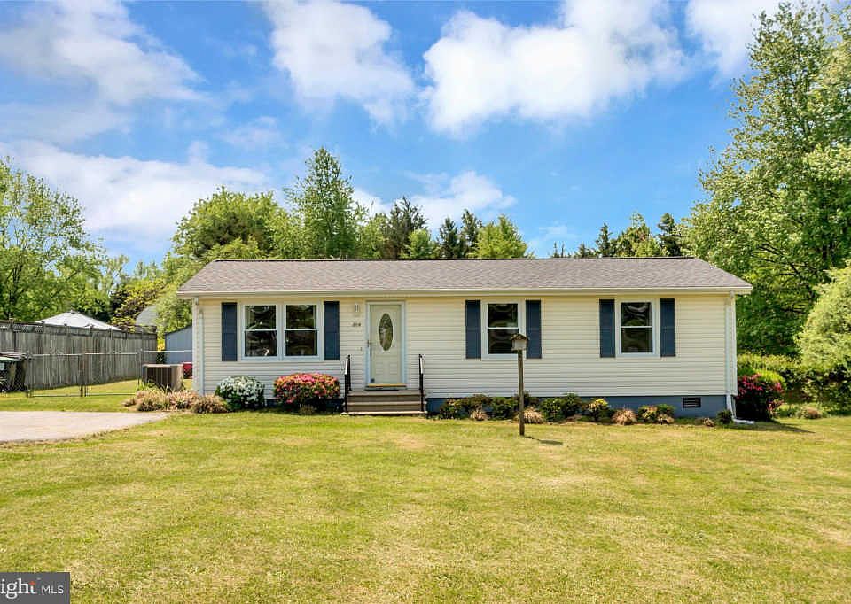 1st image of 208 Three Cedars Ln