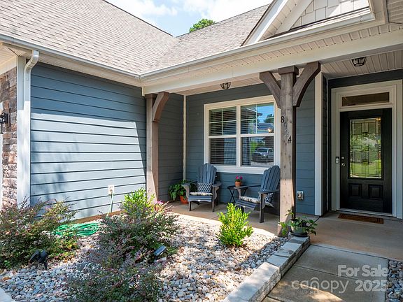 2nd image of 8924 Loch Glen Way