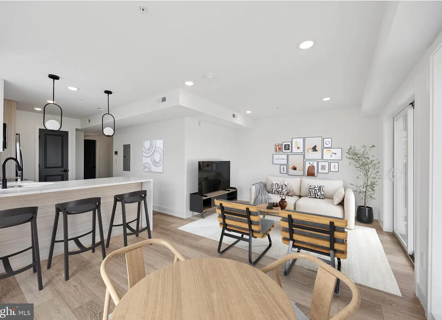 Spacious 3BR/3BA Apartment with Private Patio & In-Unit Laundry! — Photo 1