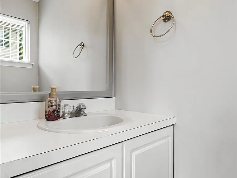 645 Muhlenberg Dr #407 — Photo 4