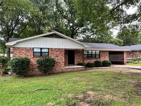 3rd image of 304 N Joplin Ave
