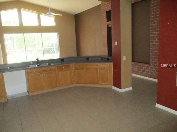 4th image of 16227 Nikki Ln
