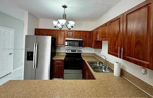 10968 SW 182nd Ln Photo 1