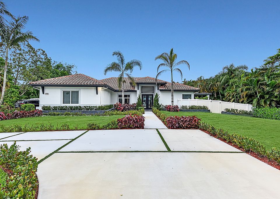 1st image of 14000 SW 21st St
