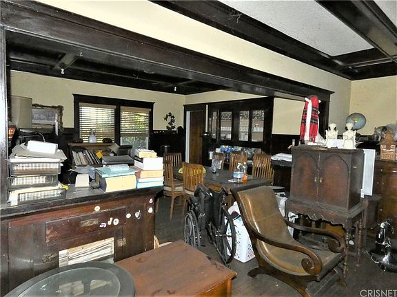 4th image of 521 N Heliotrope Dr