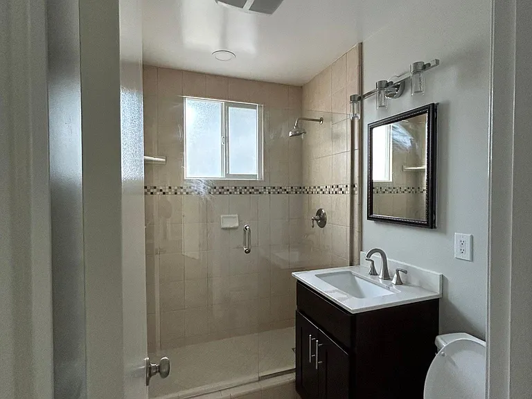 1702 Felton Ln — Photo 14