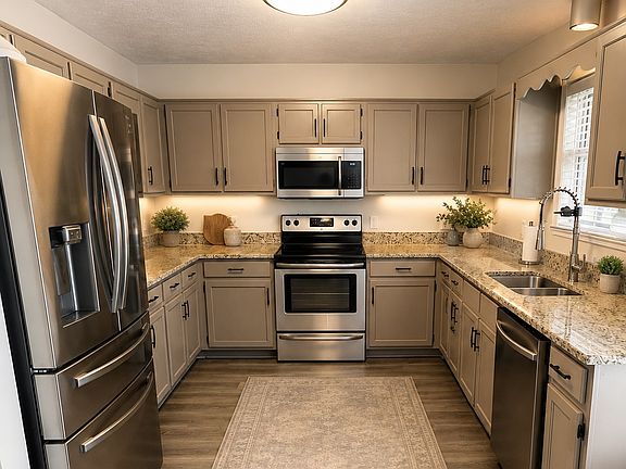 4th image of 621 Waywood Cir