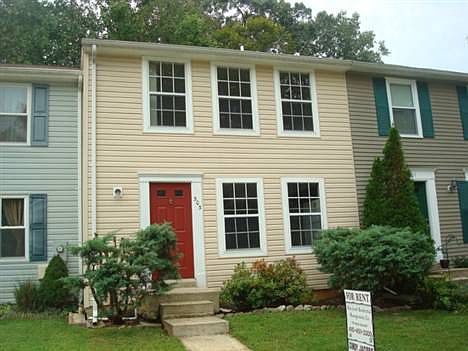 1st image of 303 Wood Hollow Ct